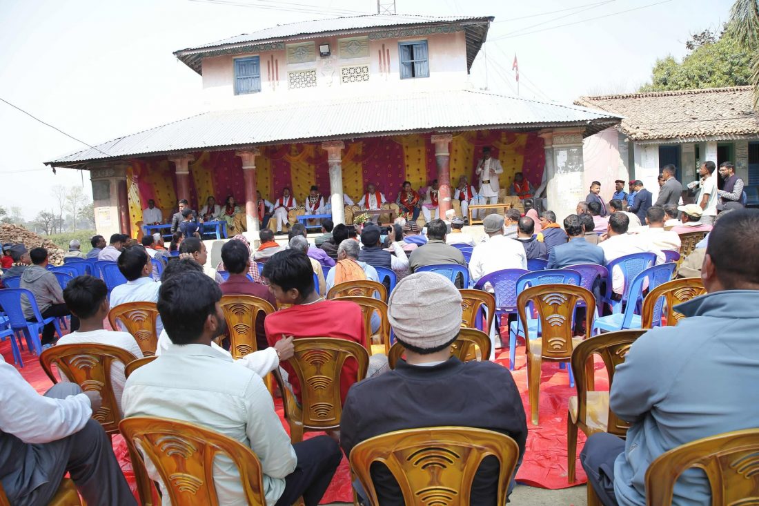 बालेनको घरमा माओवादीको जनसभा, प्रचण्डले भने-हामी मिलेर देश बनाउनुपर्छ